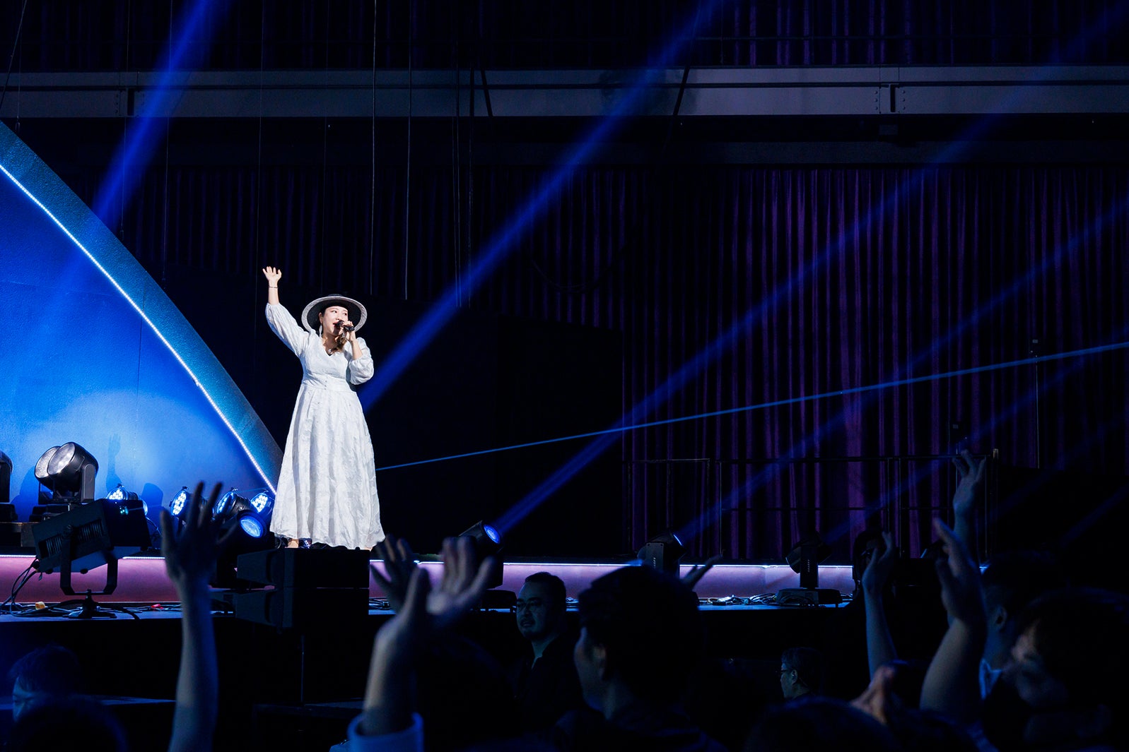 HY／撮影：田中聖太郎写真事務所