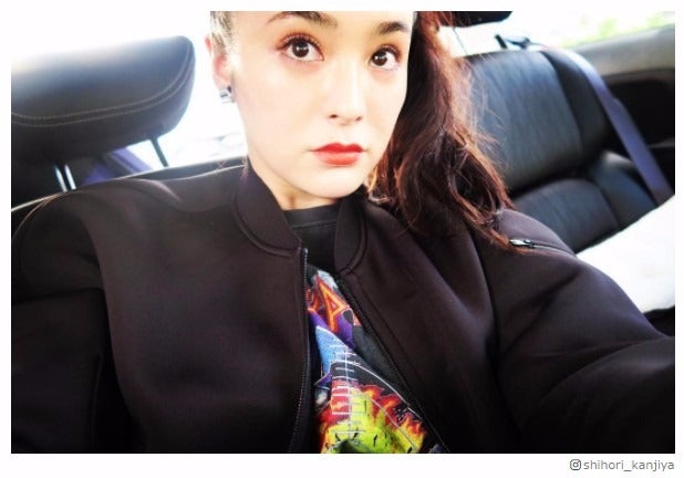 貫地谷しほり、コンプレックスも「個性なのかな」 雰囲気異なるクールショットに反響