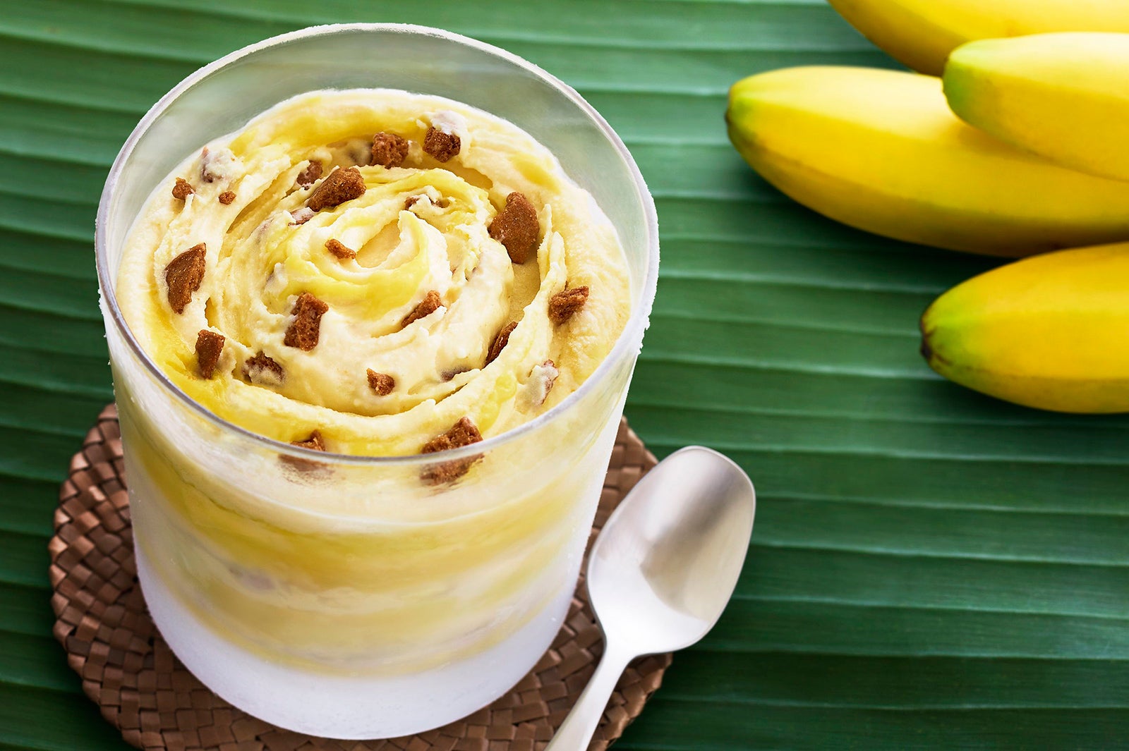 マクドナルド、フルーリーにバナナタルト×濃厚ソフトの新作登場