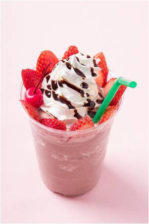 「ストロベリーモカシェイク」店舗名：ガーディナーズカフェ（2F）、価格580円（税抜）／画像提供：JA全農とちぎ