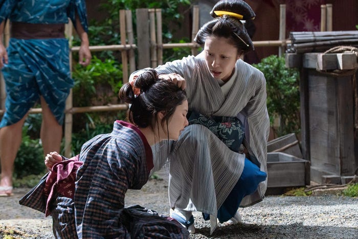 小野花梨、水野美紀「べらぼう~蔦重栄華乃夢噺~」第9話(C)NHK