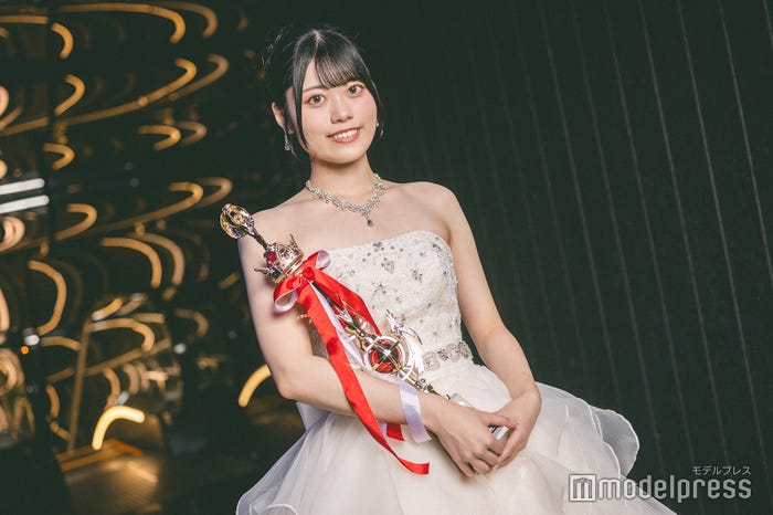 堤彩乃さん(C)モデルプレス