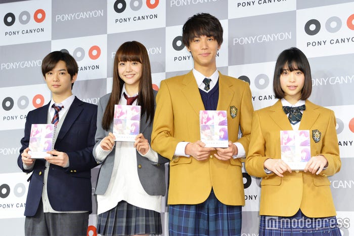 (左から)千葉雄大、松井愛莉、中川大志、森川葵(C)モデルプレス