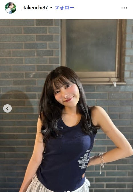 RIZINガール・竹内花、膝上ミニスカ×へそ出し衣装姿に反響続々