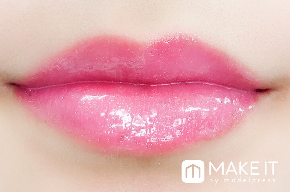 “カーネーション”に“フラッフィープードル”を重ねて使用 (C)メイクイット