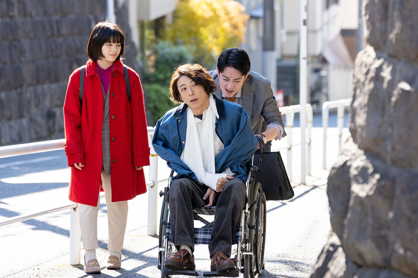 岸井ゆきの、高橋一生、濱正悟「恋せぬふたり」第4話より（C）NHK