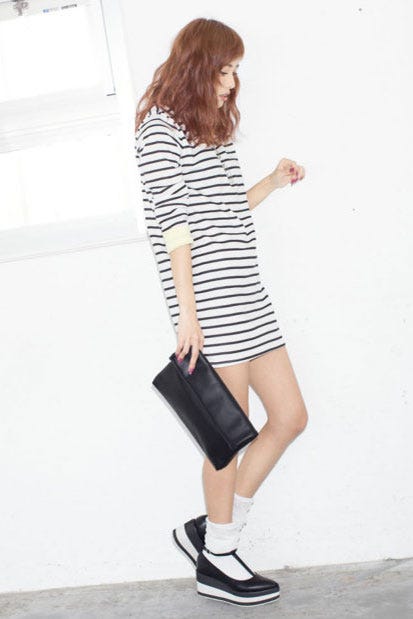 ポインテッドトゥTストラップ厚底パンプス CHICMUSE「Re:EDIT by GALSTAR」2,998円(税込)/画像提供:Re:EDIT by GALSTAR