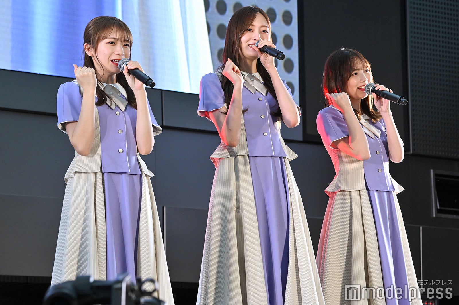 秋元真夏、梅澤美波、田村真佑 （C）モデルプレス