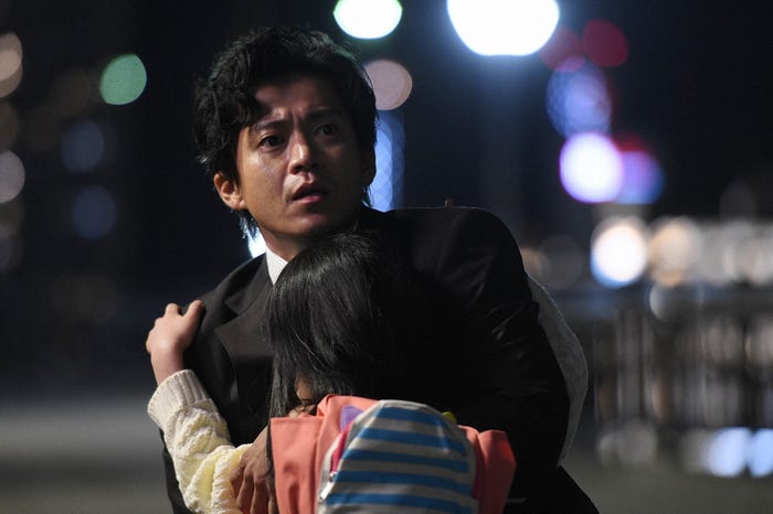 小栗旬/「日本沈没ー希望のひとー」第1話より(C)TBS