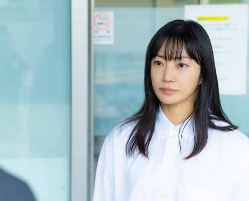 <ゆりあ先生の赤い糸 第1話> ゆりあ(菅野美穂)、緊急搬送された旦那の彼氏・稟久(鈴鹿央士)発覚 激動の一途をたどる人生へ