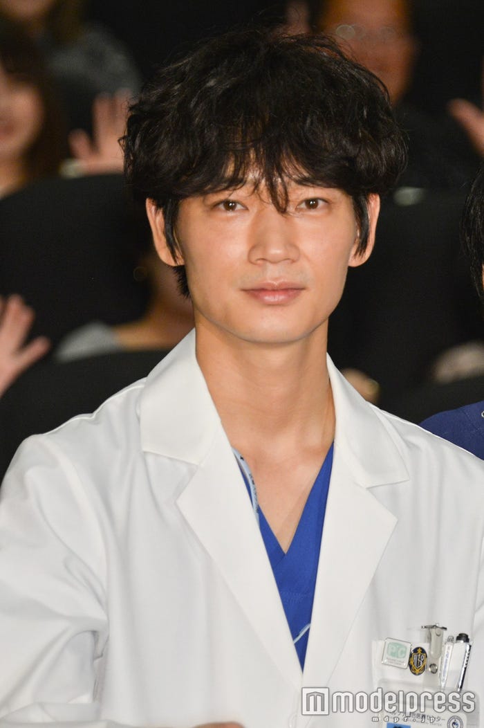 産婦人科医の鴻鳥サクラ先生(C)モデルプレス