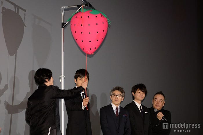 くす玉も登場/「脳内ポイズンベリー」初日舞台あいさつの様子
