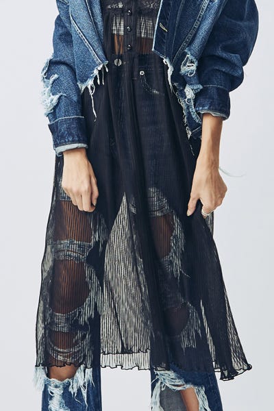 透けみせ/画像提供:「EVRIS」