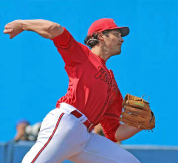 広島・ターノック 対外試合デビュー「楽しかった」2回0封 最速152キロ、栗林から握り助言のチェンジアップも手応え