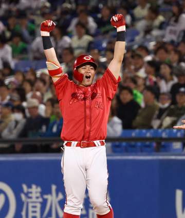 広島・林 今季初安打が千金代打V打！3連勝で4位確定 6.11以来の出場で執念「当てて、なんとか転がして」