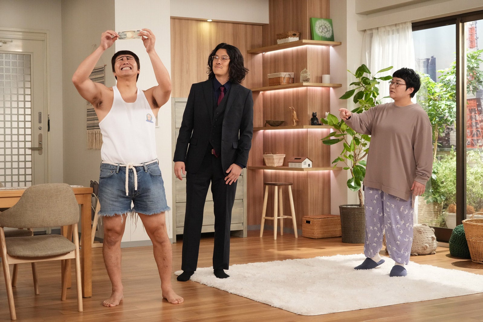 （左から）長田庄平、粗品、近藤春菜（C）フジテレビ