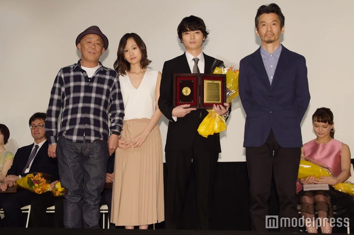廣木隆一監督、前田敦子、染谷将太、石井岳龍監督(C)モデルプレス