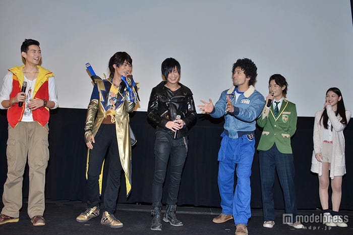 「獣電戦隊キョウリュウジャー」【左から】竜星涼、丸山敦史、斉藤秀翼、金城大和、塩野瑛久、今野鮎莉