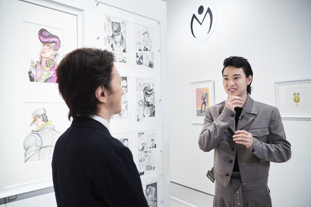 荒木飛呂彦、山崎賢人 （C）2017 映画「ジョジョの奇妙な冒険 ダイヤモンドは砕けない 第一章」製作委員会　（C）LUCKY LAND COMMUNICATIONS／集英社