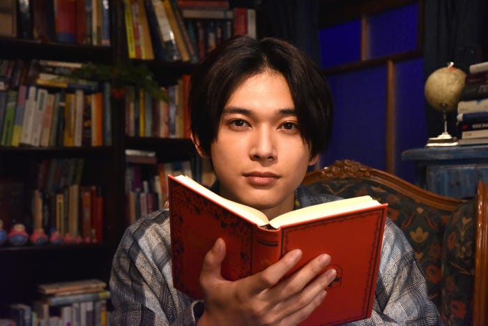 “おやすみ王子”吉沢亮が読み聞かせ(C)NHK