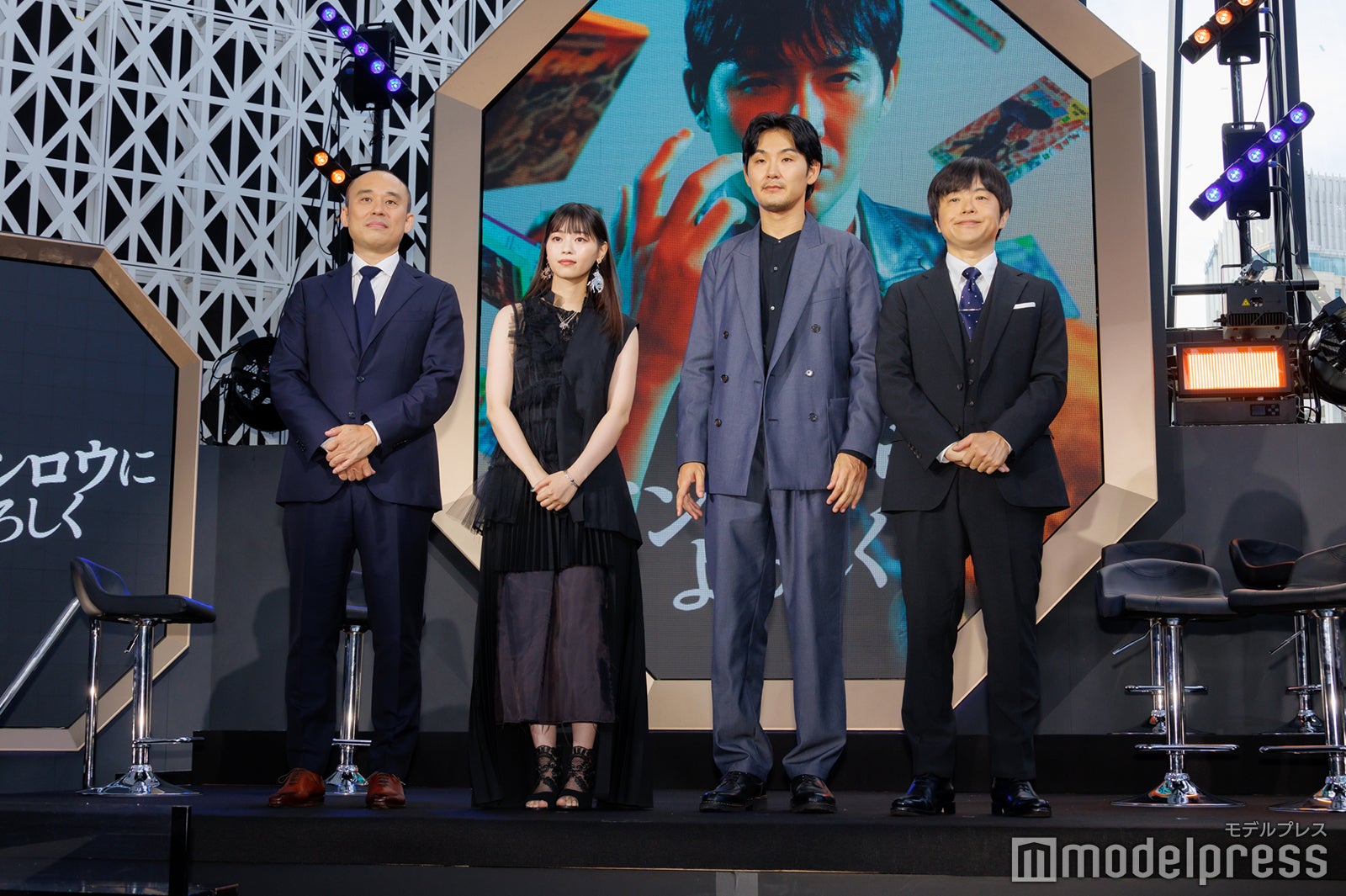 （左から）関和亮監督、西野七瀬、松田龍平、バカリズム（C）モデルプレス