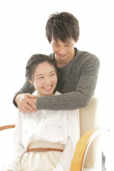 ドキドキ感が増す 彼からされるハグは 前からが好き 後ろからが好き モデルプレス ドキドキ感が増す 彼からされるハグは 前からが好き 後ろからが好き モデルプレス