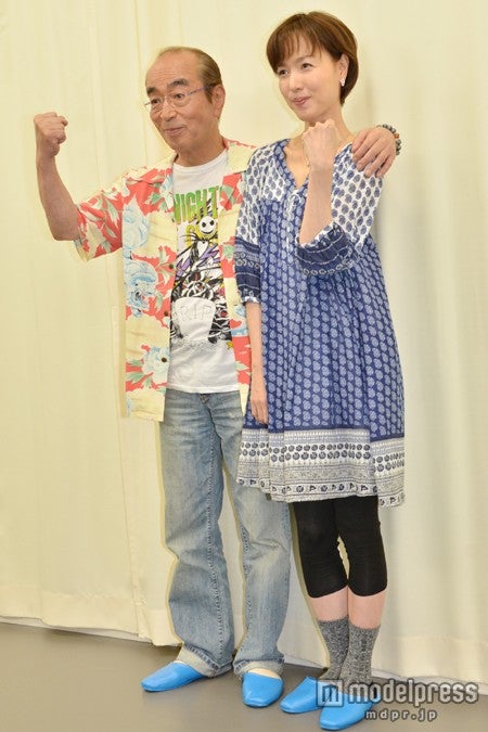 「志村けん×いしのようこ合同取材会」に登場した、志村けん（左）といしのようこ（右）