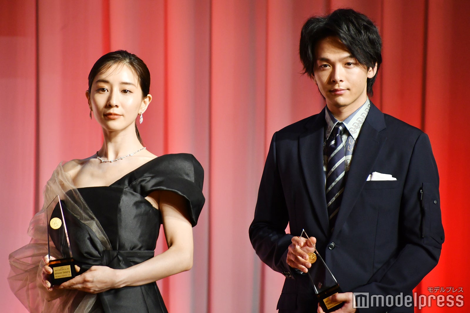 田中みな実、中村倫也（C）モデルプレス