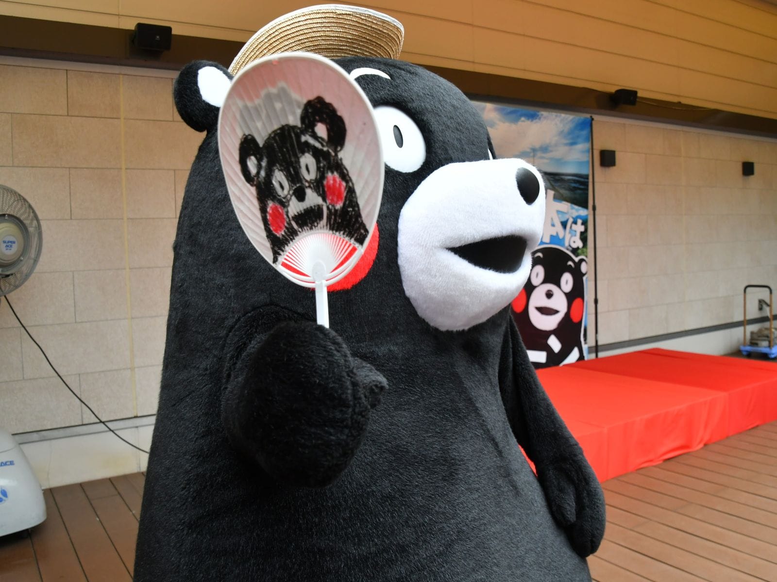 くまモン推し!=8月9日、東京都中央区