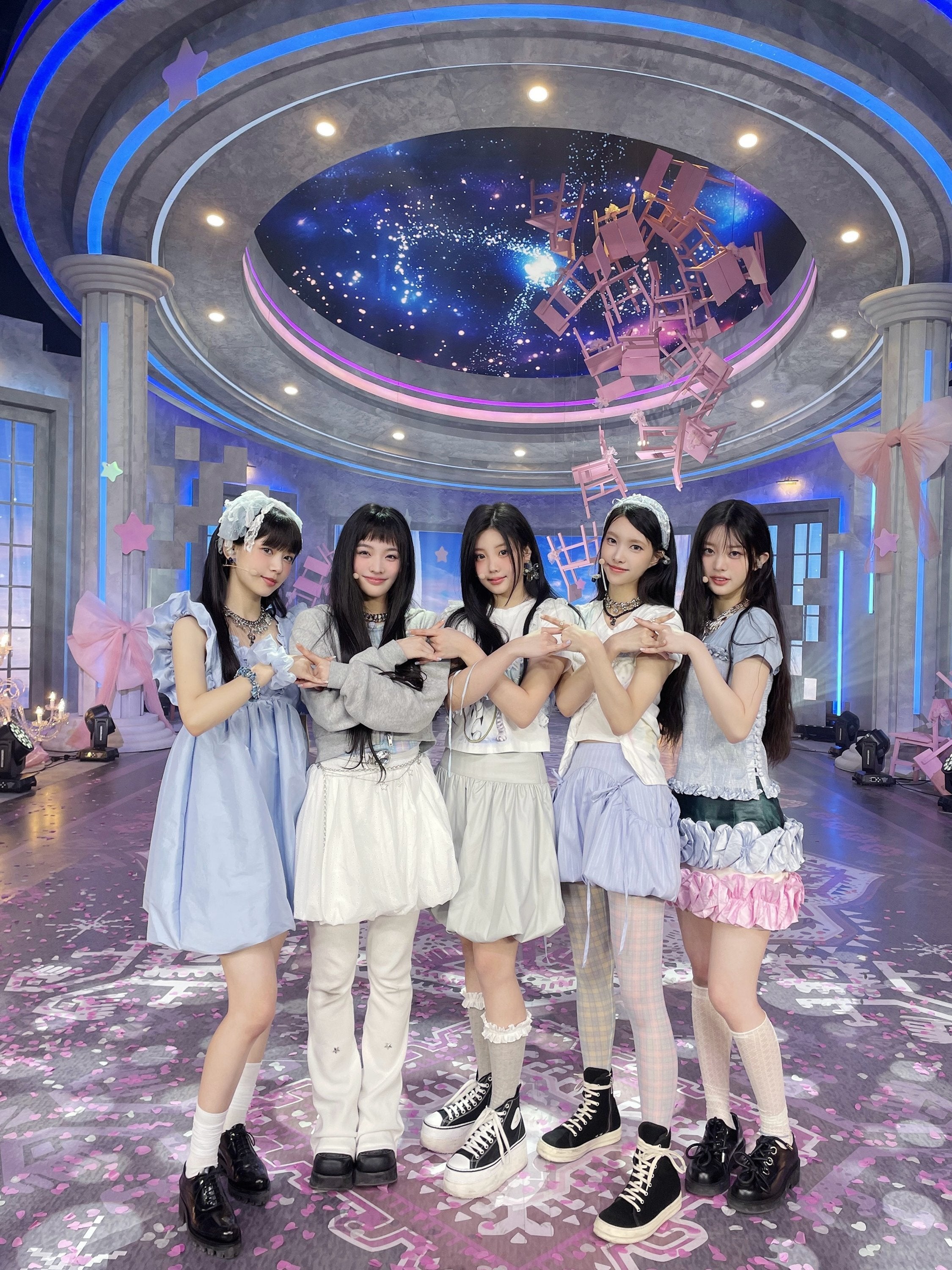 ILLITが火付け役 TWICE・IVE・aespaも“バルーンスカート”に夢中