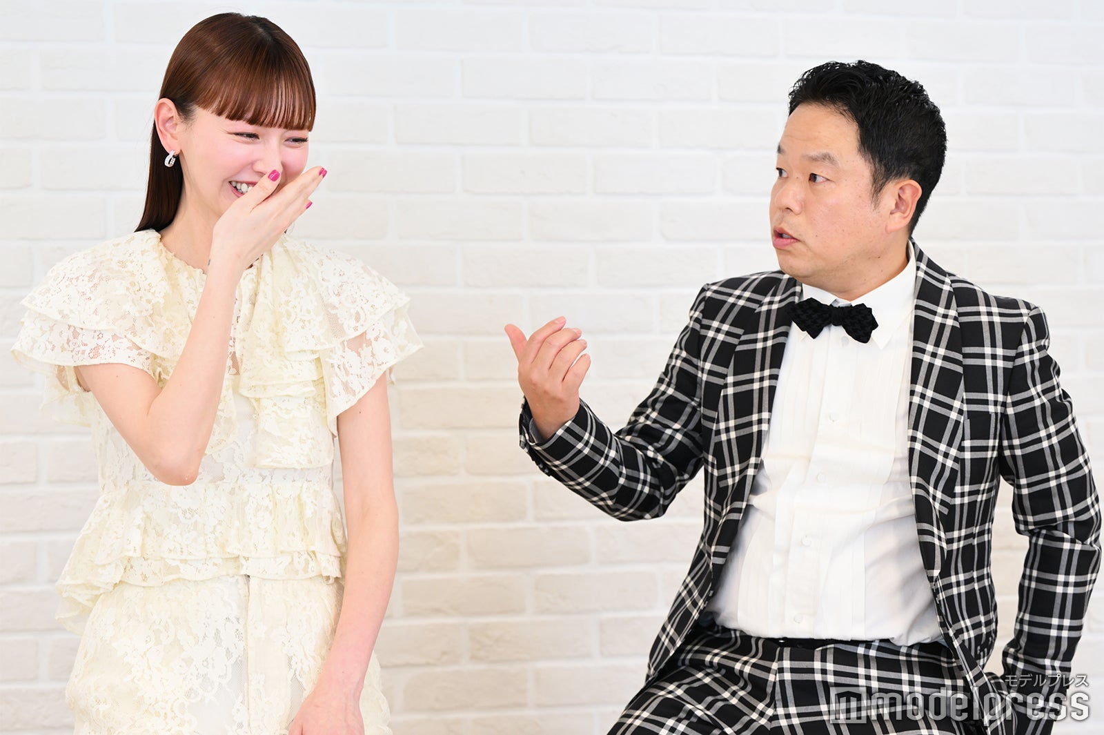 鈴木えみ、津田篤宏（C）モデルプレス