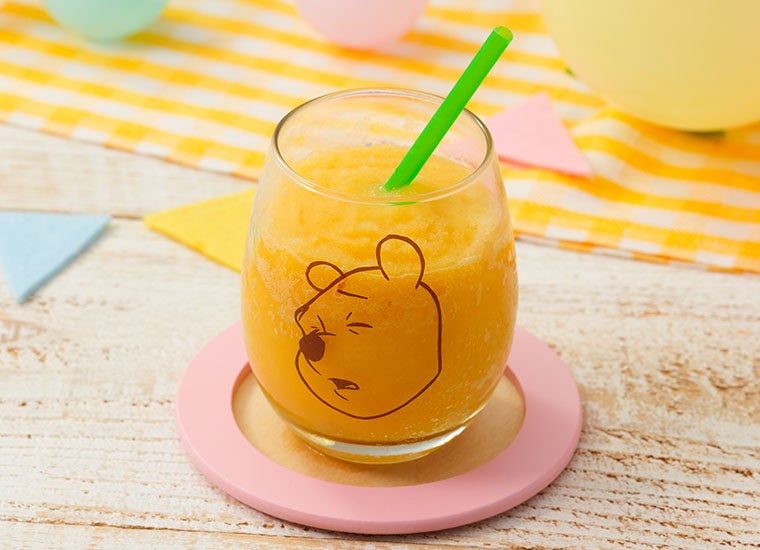 オレンジ風味のヨーグルトスムージー税込1,490円（C）Disney．Based on the &quot;Winnie the Pooh&quot; works by A．A．Milne and E.H. Shepard．