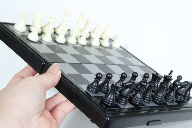 ダイソー チェス 駒 マグネット入り 使用例 ダイソー チェス 駒 マグネット入り 使用例