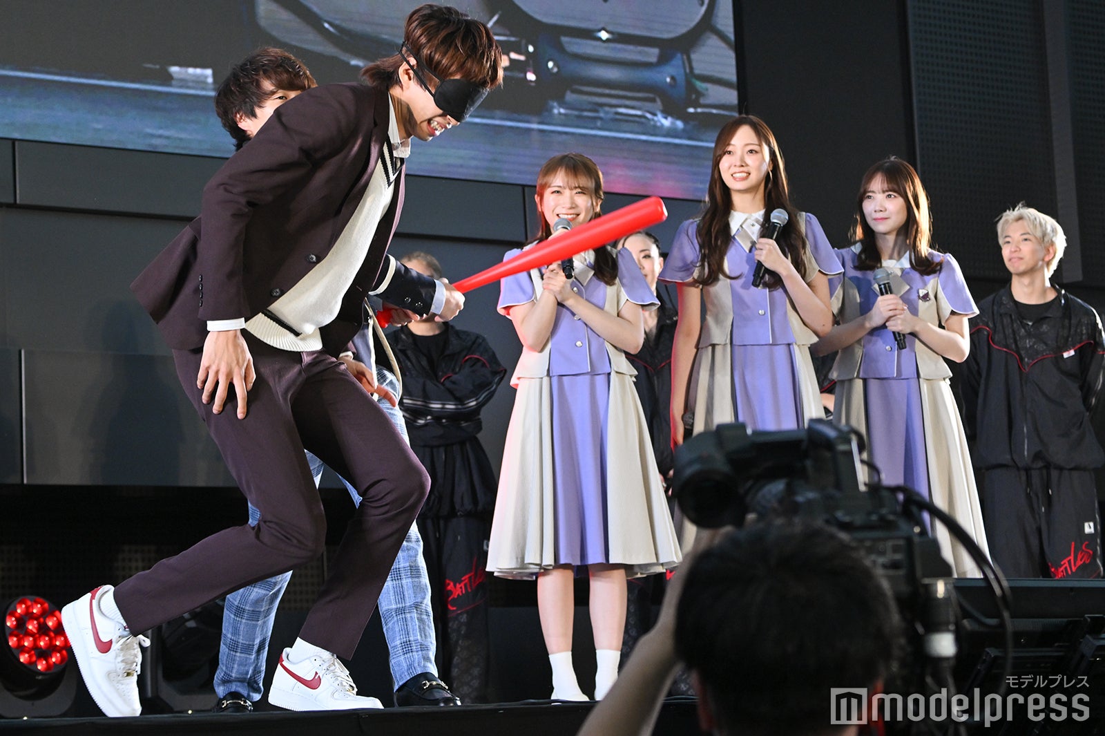 はじめしゃちょー、秋元真夏、梅澤美波、田村真佑 （C）モデルプレス