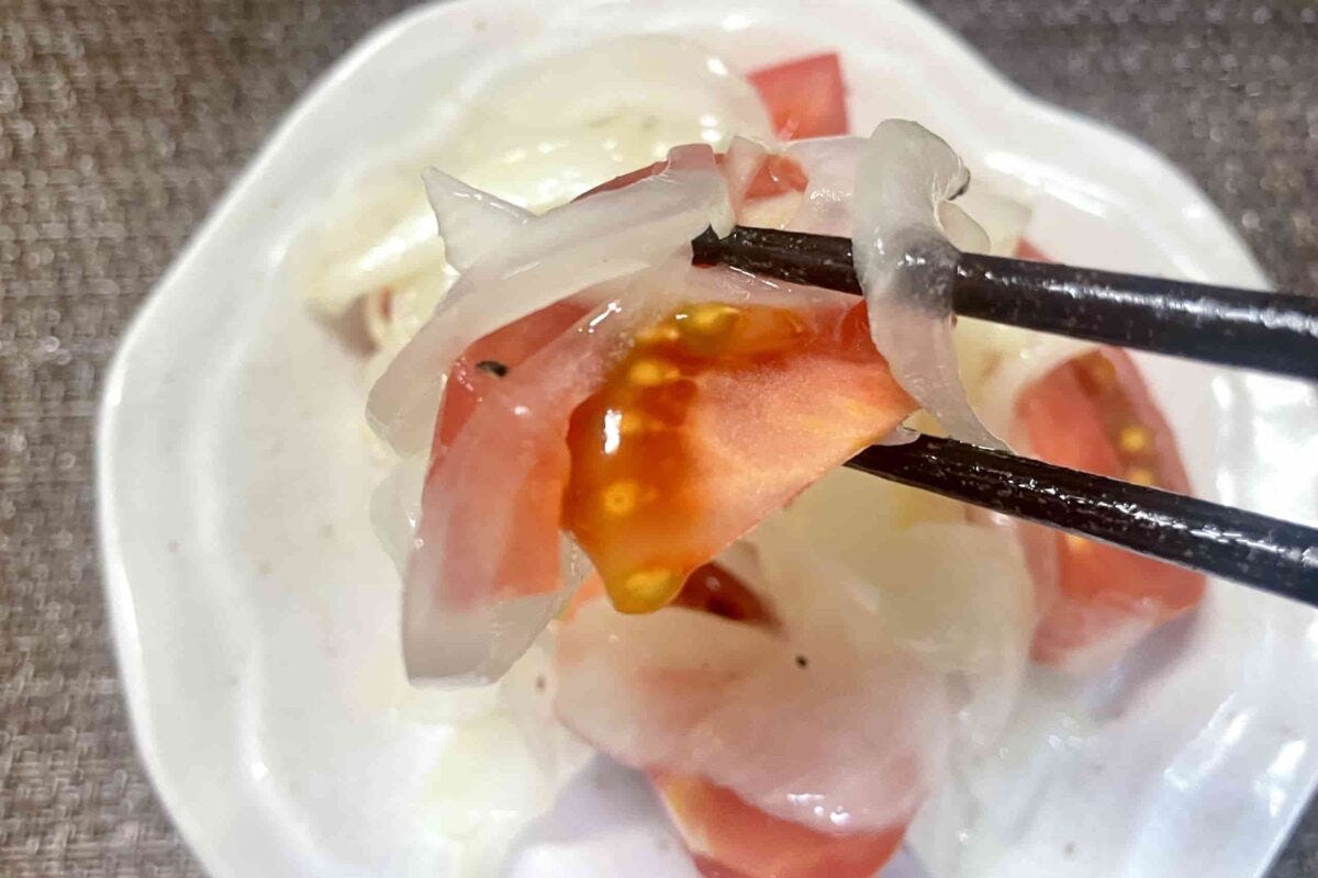 新玉ねぎのレモンオイル漬け