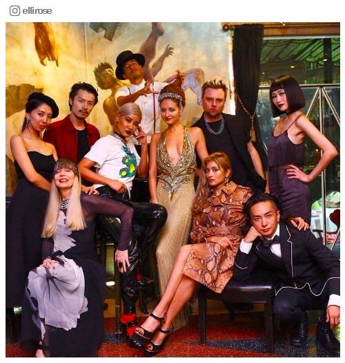 ローラらと集合ショット/エリーローズInstagramより