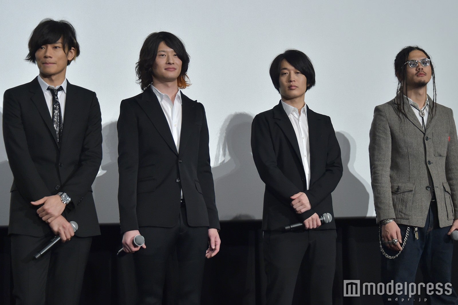 [Alexandros]／左から：川上洋平、磯部寛之、白井眞輝、庄村聡泰（C）モデルプレス