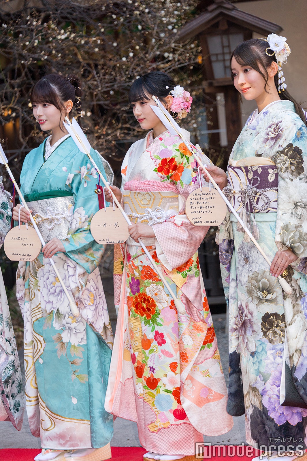 岩本蓮加、川崎桜、黒見明香（C）モデルプレス