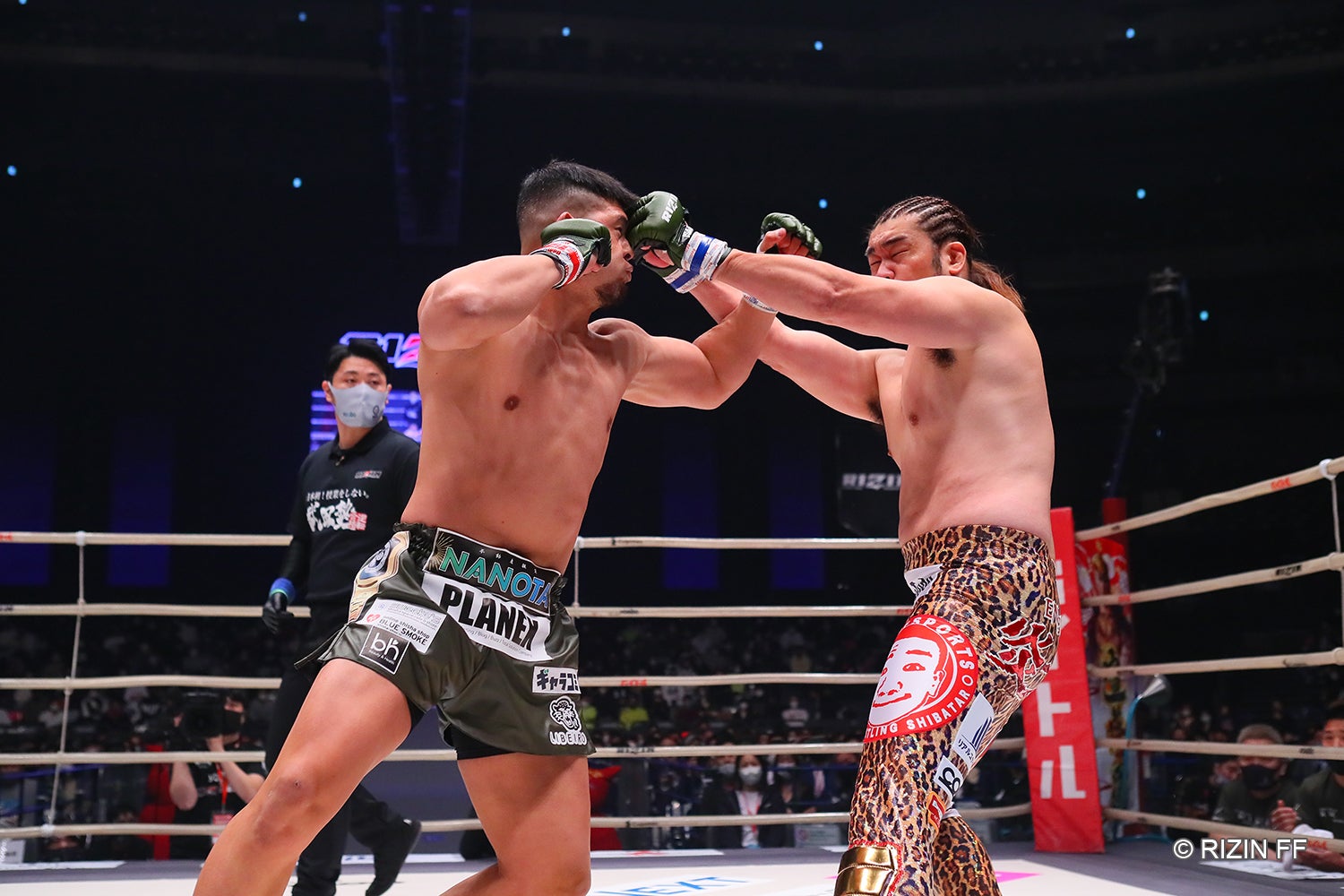 シバターVSHIROYA（C）RIZIN FF
