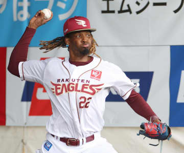 楽天・ウレーニャ初ブルペン25球「思ったよりもボールが動いていた」 三木監督は「恥ずかしがり屋さんみたいな感じなのでマウンドではそこは出さずに」