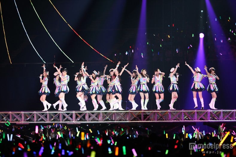 「AKB48 2013 真夏のドームツアー～まだまだ、やらなきゃいけないことがある～」ナゴヤドーム公演初日より（C）AKS