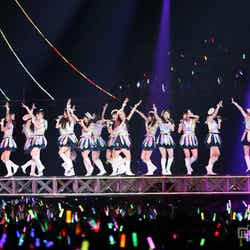 「AKB48 2013 真夏のドームツアー~まだまだ、やらなきゃいけないことがある~」ナゴヤドーム公演初日より(C)AKS