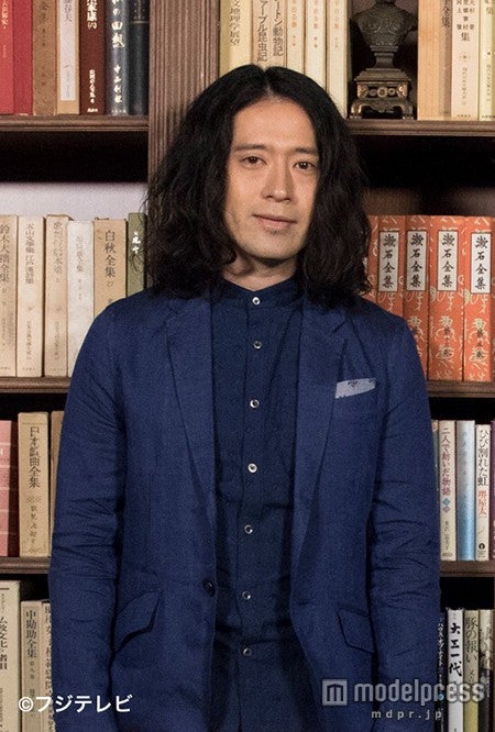 NEWS加藤シゲアキ＆ピース又吉、“今最も注目される作家”2人がテレビ初共演