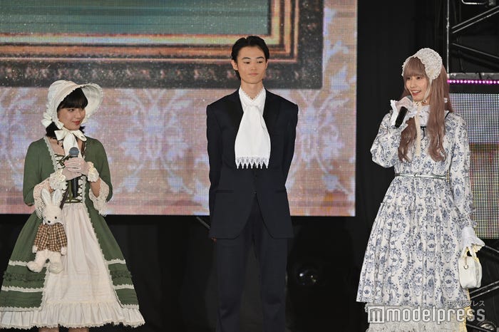 蒔田彩珠・窪塚愛流・橋本愛(C)モデルプレス