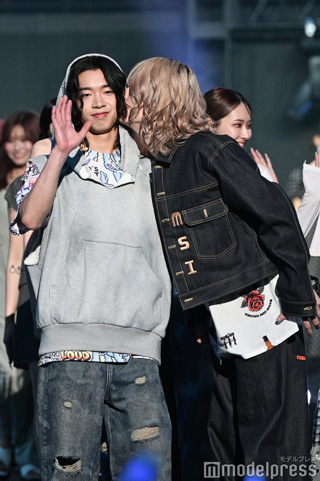 もーりーしゅーと、頬キスで沸かせる ランウェイの感想聞かれ天然炸裂「ラーメンですか？」【オキコレ2025】