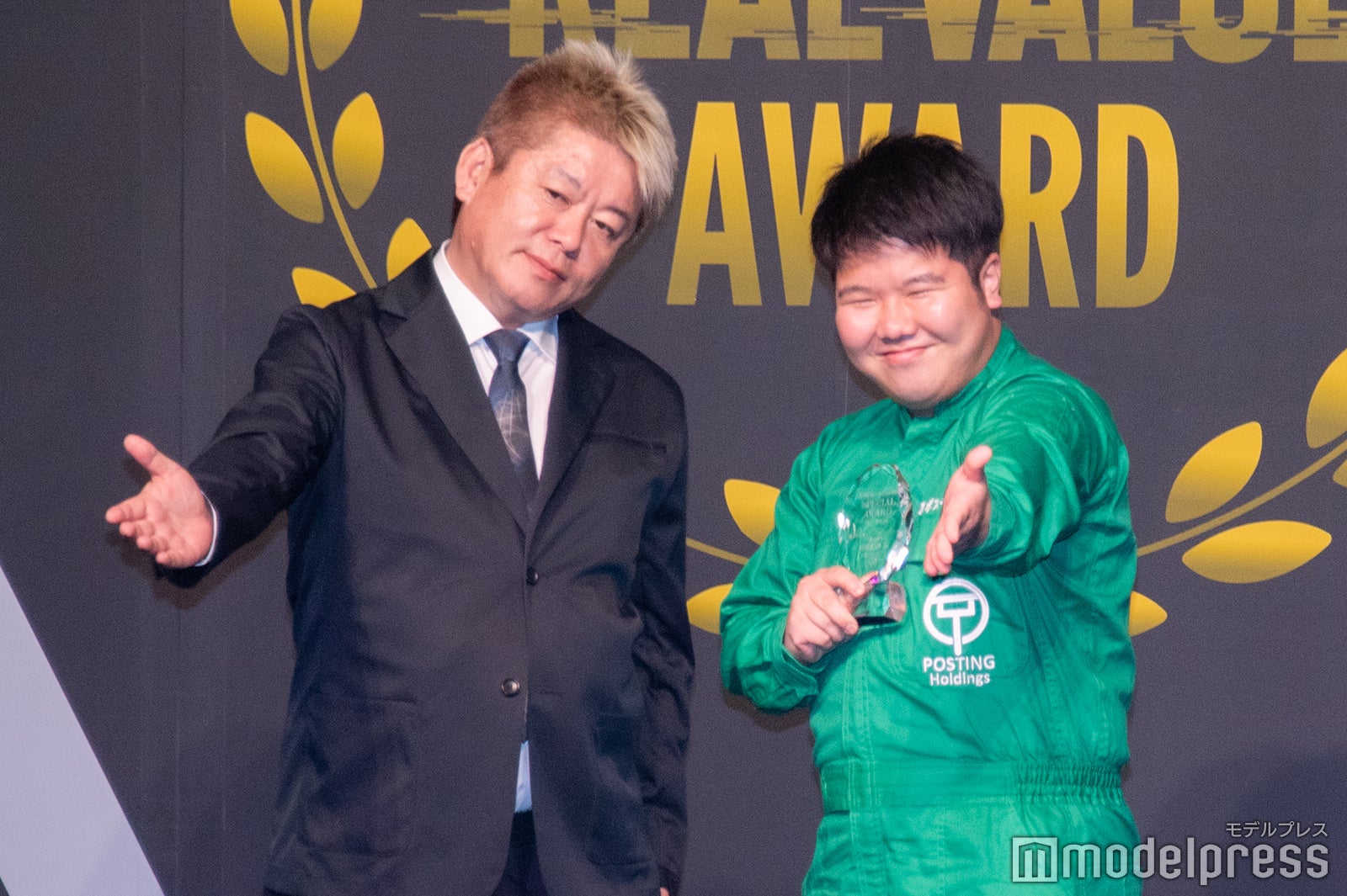 堀江貴文氏、杉尾和洋氏（C）モデルプレス