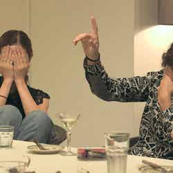 「今好きな人がいる人？」と聞かれて挙手するジュゼッペ「TERRACE HOUSE TOKYO 2019-2020」20th WEEK （C）フジテレビ／イースト・エンタテインメント