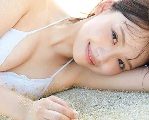 日向坂46濱岸ひより、ピュアなホワイトビキニ姿披露 1st写真集先行カット公開【もしも】