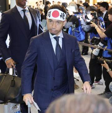 日本代表メキシコ入り SNSで大バズりの長友の4人息子はユニ姿でエール 妻・平愛梨「4男児と交わした男同士の結束」