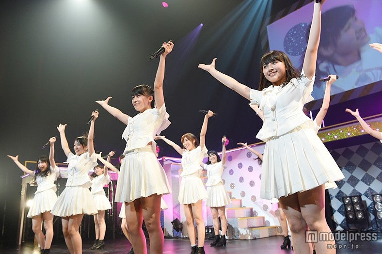 長崎県・長崎ブリックホールで公演を行ったAKB48ヤングメンバー（C)AKS